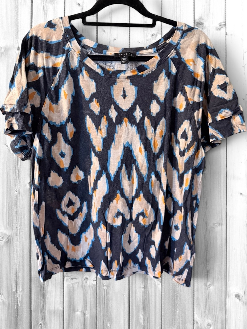 🙋🏻♀️Tribal Short Sleeve Ikat Print Tee in Navy and Cream